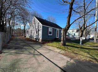 1 Ellsworth St, Springvale, ME 04083