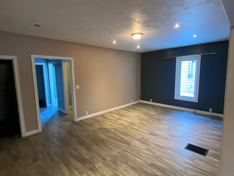 104 Queen St N #MAIN FLOOR — Photo 3