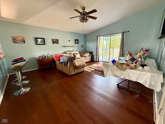 4th image of 2319 Bainbridge Ct