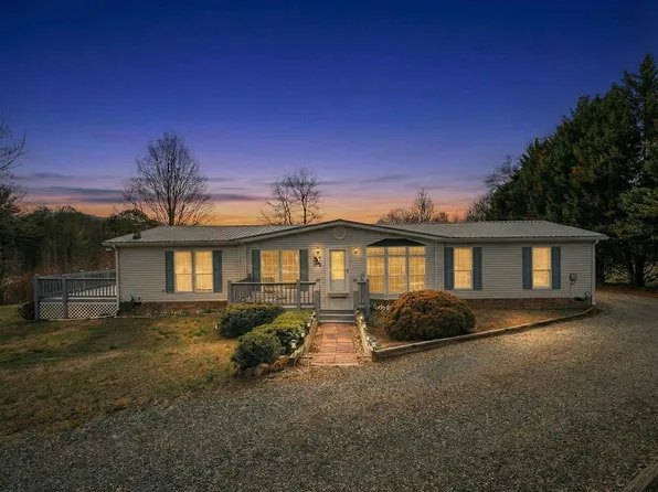 283 Bobcat Ln, Warne, NC 28909