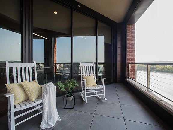 5th image of 255 River St #201