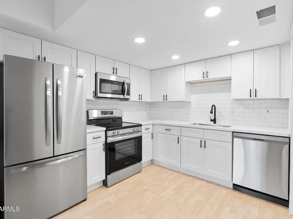 946 E Diamond Drive, Tempe, AZ 85283