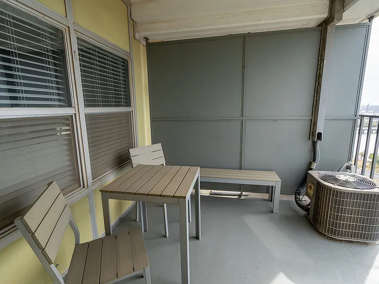 University Club Apartments — Photo 11