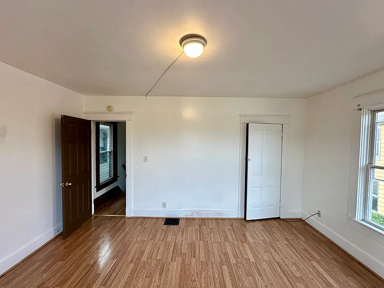 154 Elmwood St — Photo 14