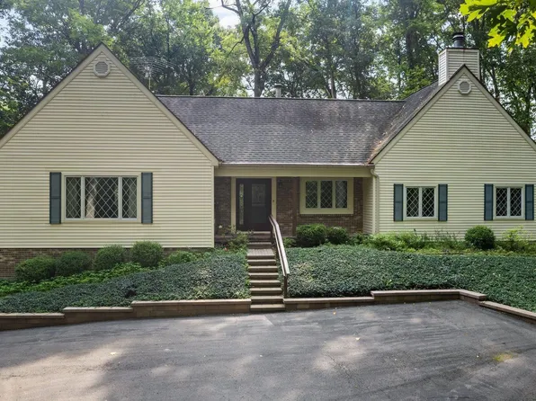 7292 Webster Church Rd, Whitmore Lake, MI 48189