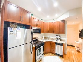 88 W Cedar St, Boston, MA