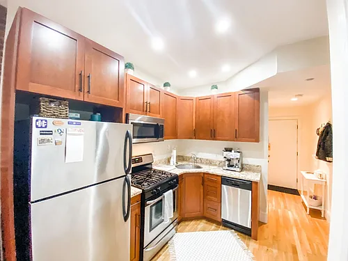 88 W Cedar St #D Photo 1