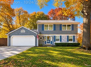 14051 Edgewood St, Livonia, MI 48154