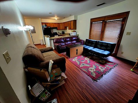 2nd image of 3377 N Oakland Ave #4B-2Ba