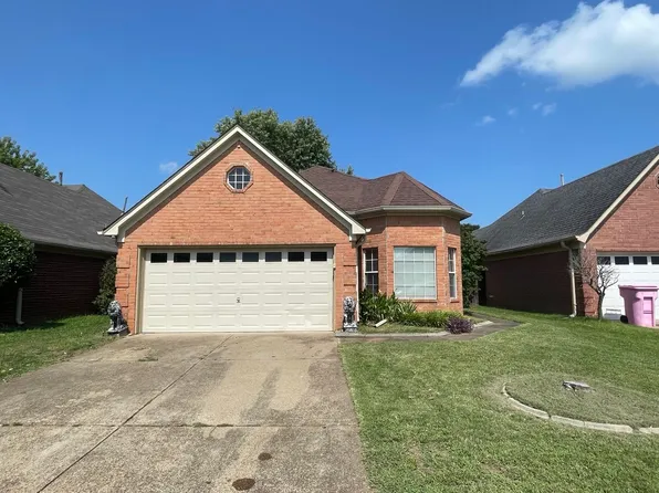 5884 Alexandria Ln, Southaven, MS 38671