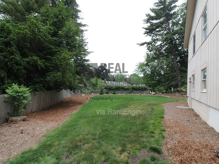4 Nixon Park — Photo 30