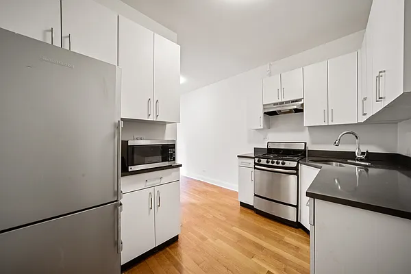 Rented by Bond New York | media 3