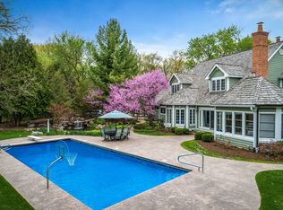 1014 Tarrant Dr, Fontana, WI 53125