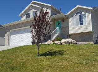 864 W 3950 S, Riverdale, UT 84405