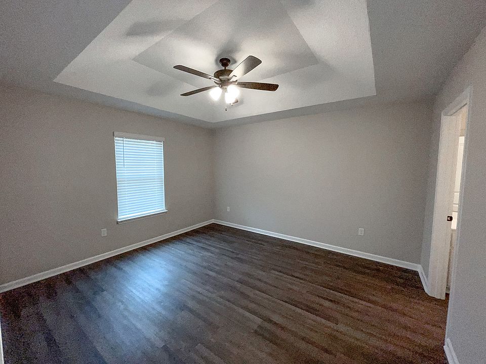 1st image of 112 Burktown Dr #1