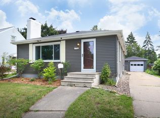 1238 Dousman St, Green Bay, WI 54303