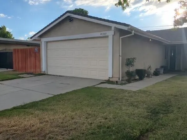 44309 Gingham Ave, Lancaster, CA 93535
