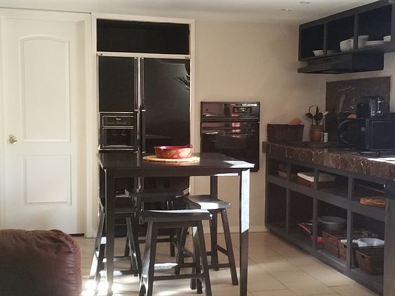 5th image of 105 Stanhope Ct #C