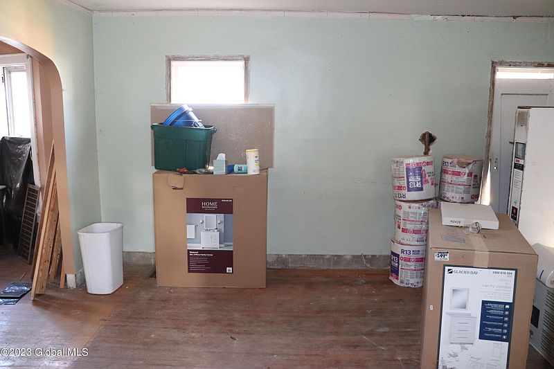 3rd image of 215 Clayton Road