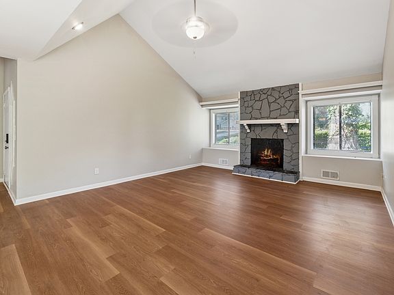 4th image of 1870 Abercorn Way