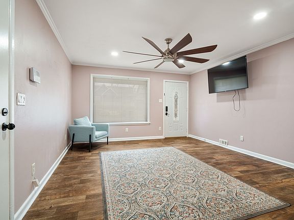 3rd image of 1614 Seevers Ave