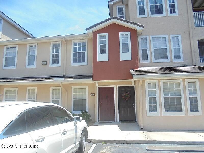 1st image of 10075 N Gate Pkwy #2005