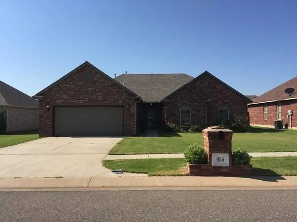 936 NW 30th Ct, Moore, OK 73160