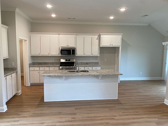 3rd image of 568 Silver Hill Dr