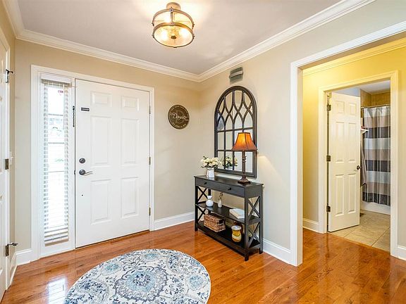 3rd image of 1175 Landon Dr