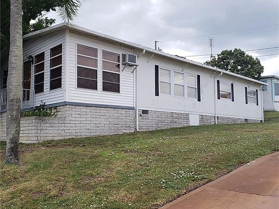 2nd image of 16 Horseshoe Ln