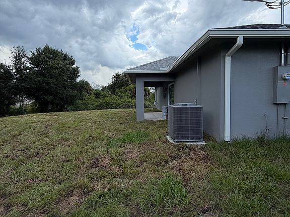 5th image of 2875 NW 35th Ave