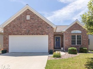 76 Crista Ann Ct, Bloomington, IL 61704