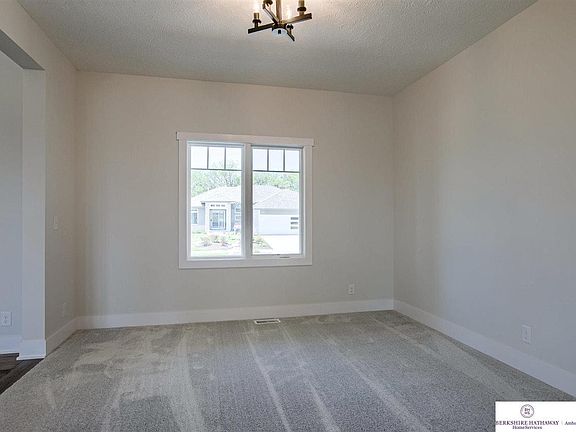 5th image of 4617 N 189th St