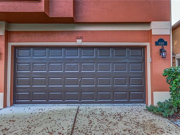 2nd image of 3120 Pine Oak Trl