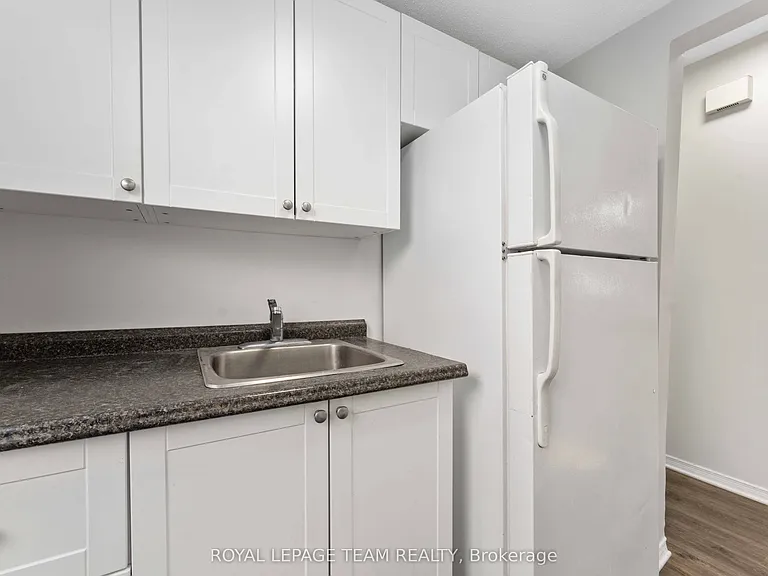 1420 Raven Ave #B — Photo 8