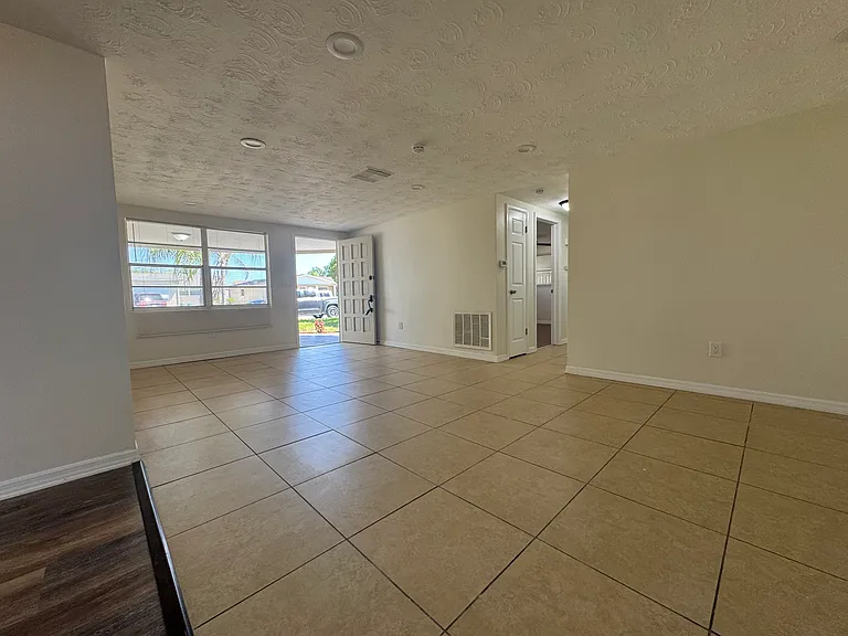 3548 Umber Rd — Photo 17