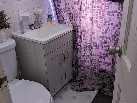 3rd image of 2825 Collis Pl Floor 2