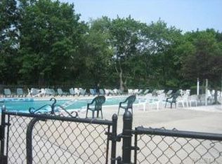 915 Fenway Rd, Saint James, NY 11780