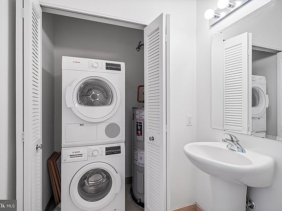 5th image of 901 N Penn St Unit F1207