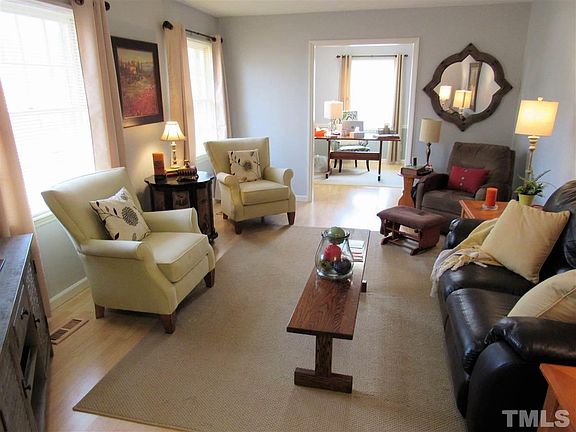 5th image of 136 Shadow Brook Dr