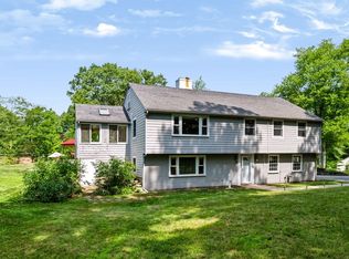 29 Canterbury Hill Rd, Topsfield, MA 01983