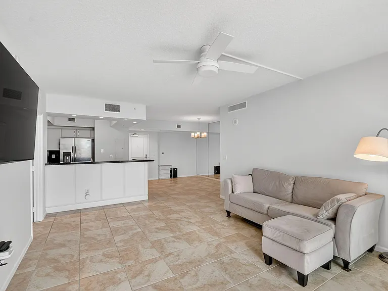 403 S Sapodilla Ave #307 — Photo 13