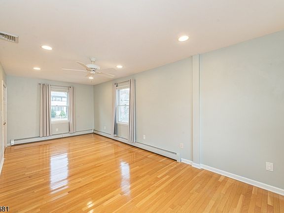 5th image of 75 Grove St