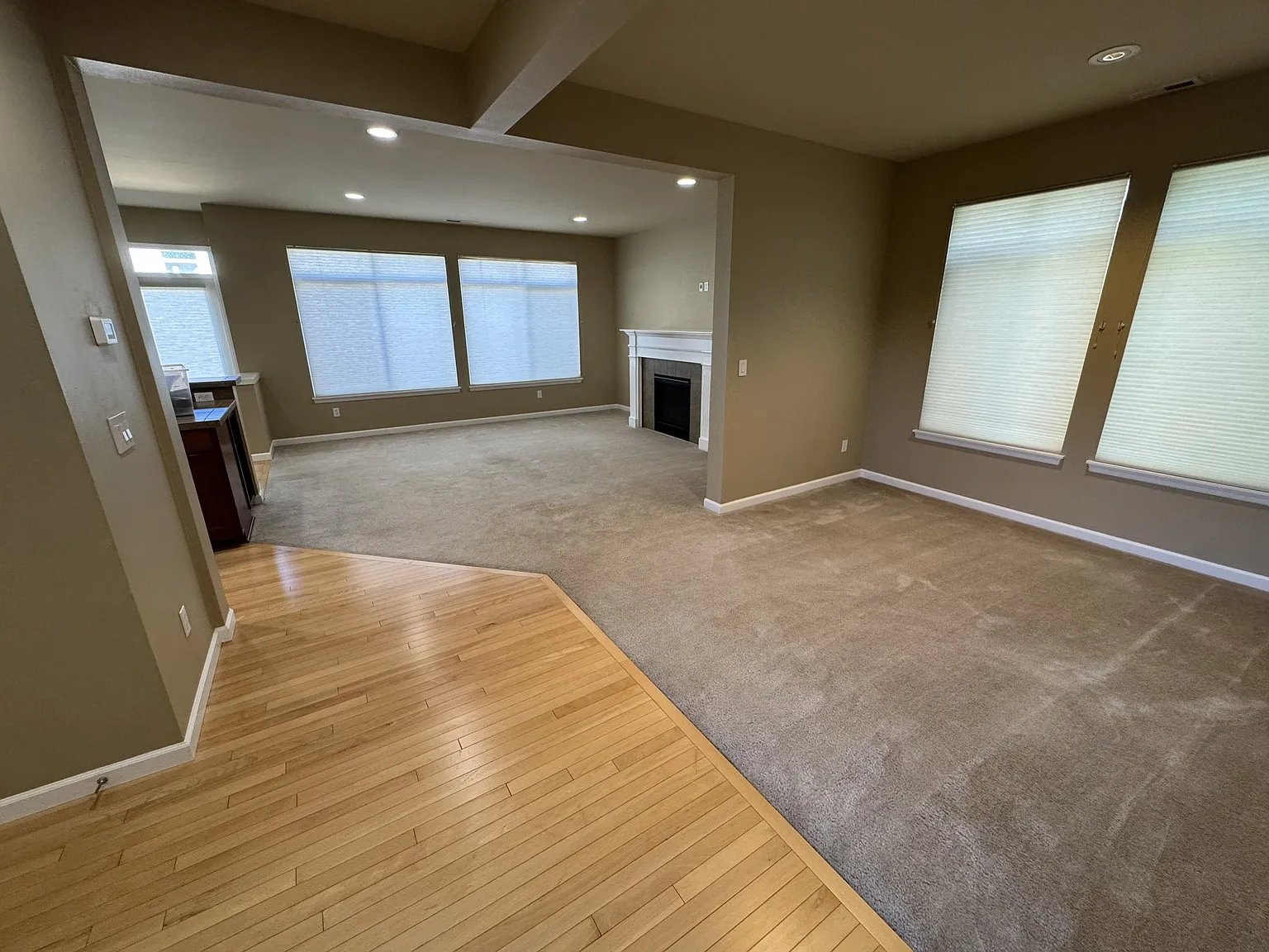 3 bed, 2.5 bath, 2357 sqft, $3,295 — Photo 2