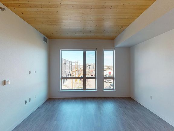 3rd image of 1592 Grove St #343