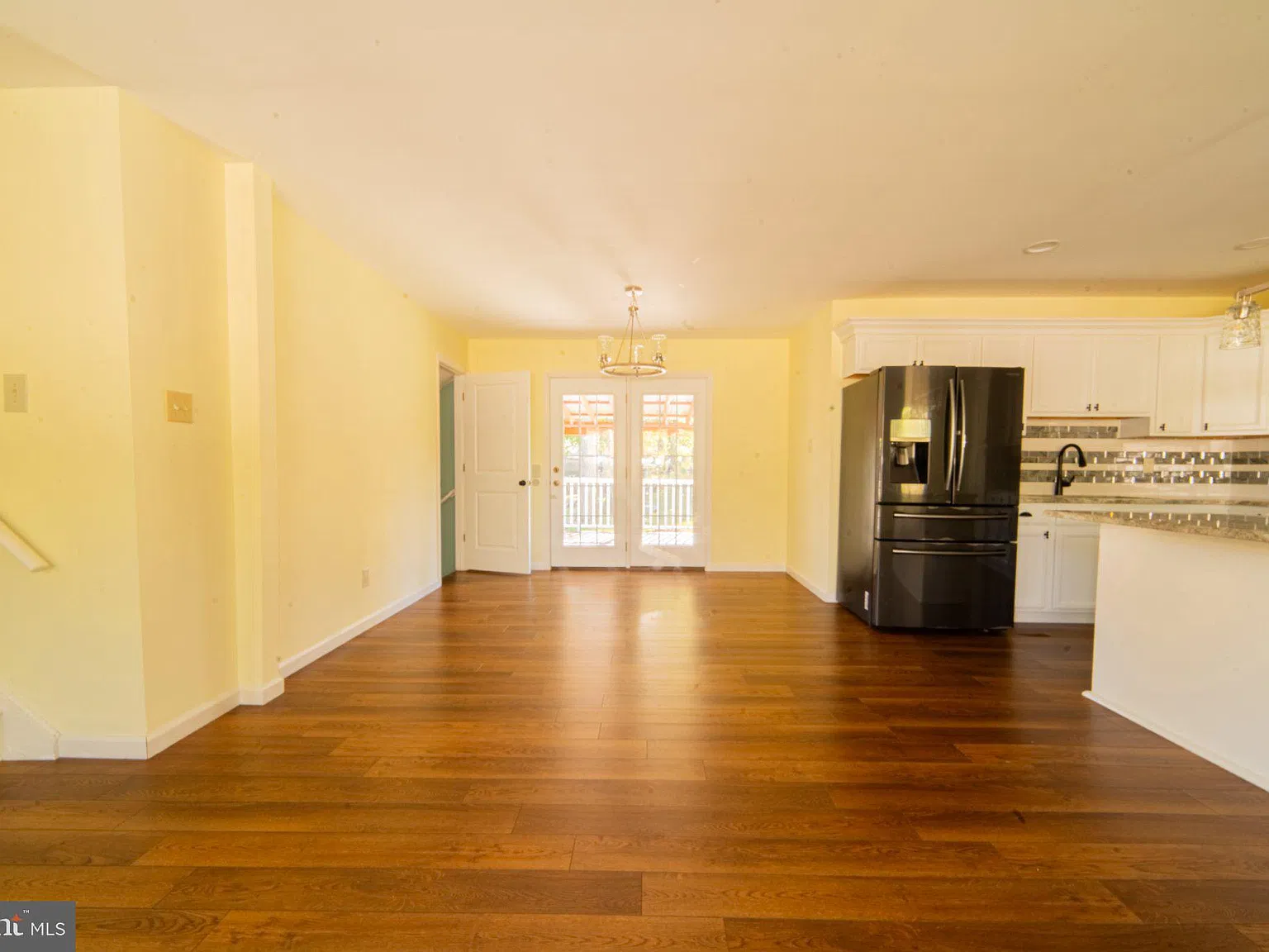 3 bed, 1.0 bath, 1352 sqft, $2,750 — Photo 3