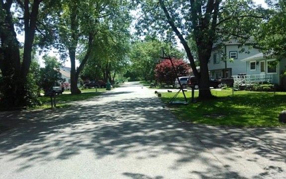 3rd image of 915 Gill Ave