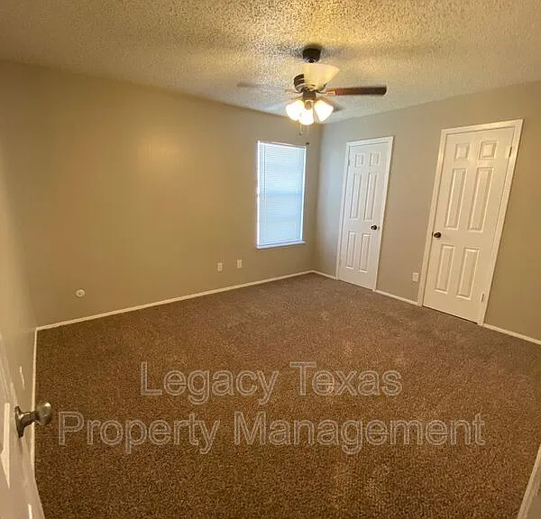 1407 Courtney Pl #B — Photo 10