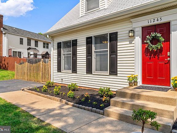 4th image of 11245 Meadfield Dr