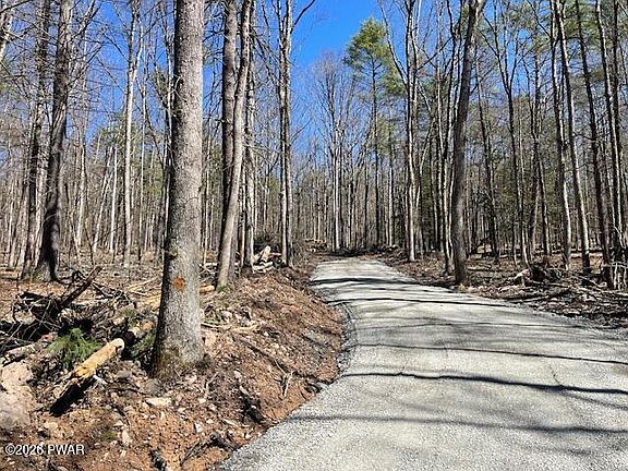 4th image of 130 Creek Rd